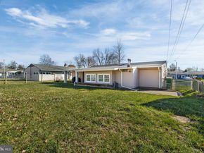 111 Border Rock Road, Levittown PA 19057