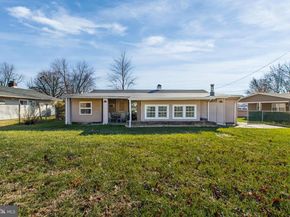 111 Border Rock Road, Levittown PA 19057