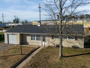 111 Border Rock Road, Levittown PA 19057