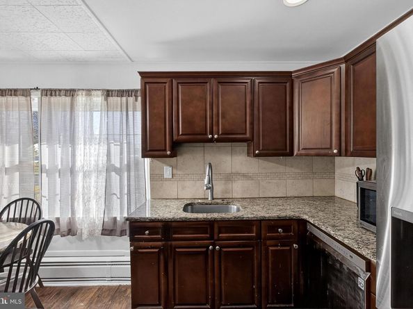 111 Border Rock Road, Levittown PA 19057