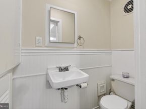 111 Border Rock Road, Levittown PA 19057