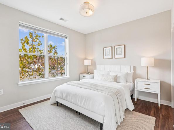 989 S Buchanan Street 225, Arlington VA 22204