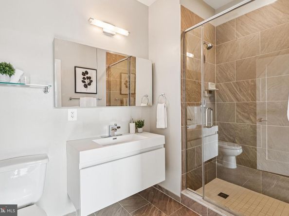 989 S Buchanan Street 225, Arlington VA 22204