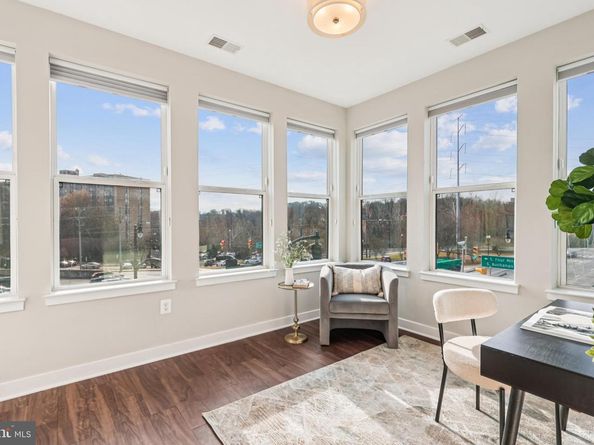 989 S Buchanan Street 225, Arlington VA 22204