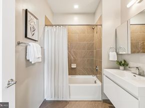 989 S Buchanan Street 225, Arlington VA 22204