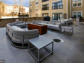 989 S Buchanan Street 225, Arlington VA 22204