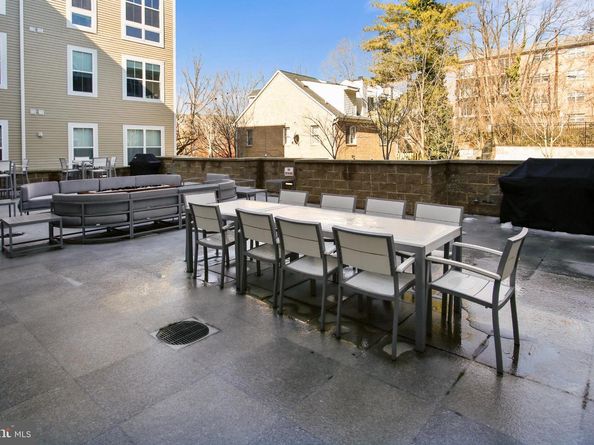 989 S Buchanan Street 225, Arlington VA 22204