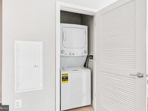 989 S Buchanan Street 225, Arlington VA 22204