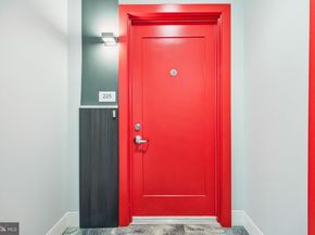 989 S Buchanan Street 225, Arlington VA 22204