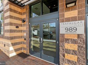 989 S Buchanan Street 225, Arlington VA 22204