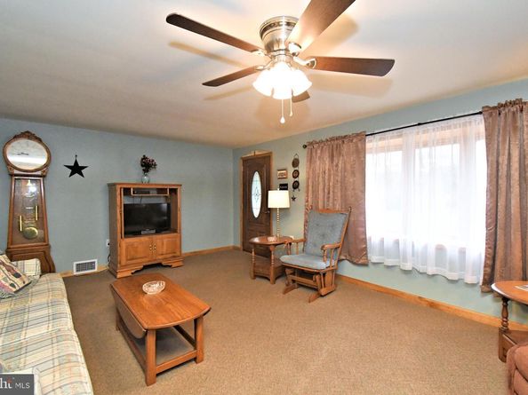 532 Sherwood Lane, Hatboro PA 19040