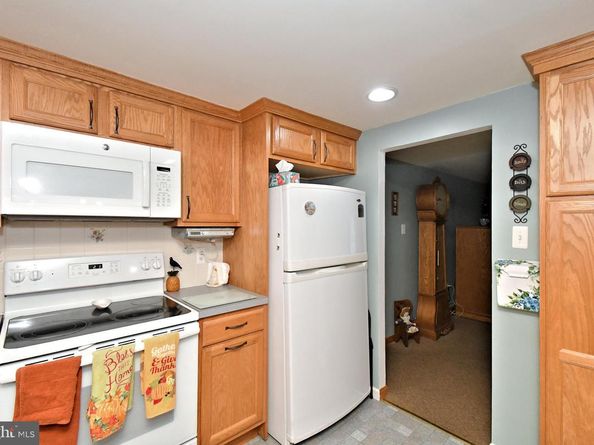 532 Sherwood Lane, Hatboro PA 19040