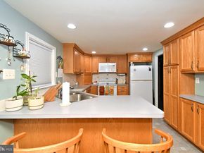 532 Sherwood Lane, Hatboro PA 19040