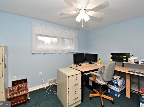 532 Sherwood Lane, Hatboro PA 19040