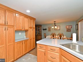 532 Sherwood Lane, Hatboro PA 19040