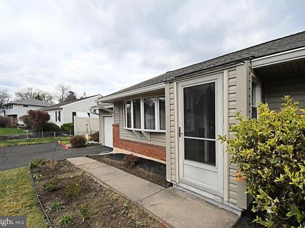 532 Sherwood Lane, Hatboro PA 19040