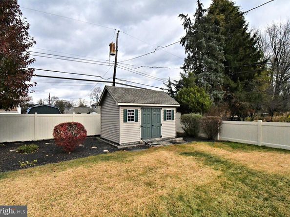 532 Sherwood Lane, Hatboro PA 19040