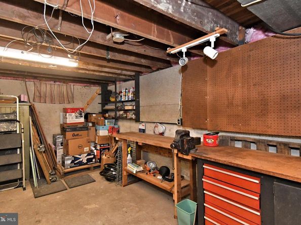 532 Sherwood Lane, Hatboro PA 19040