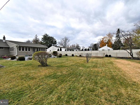 532 Sherwood Lane, Hatboro PA 19040