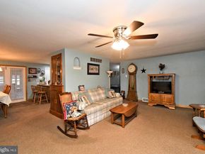 532 Sherwood Lane, Hatboro PA 19040