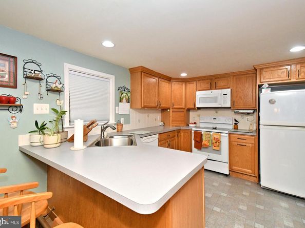 532 Sherwood Lane, Hatboro PA 19040