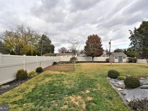 532 Sherwood Lane, Hatboro PA 19040