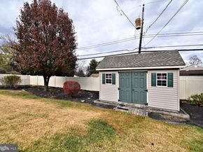 532 Sherwood Lane, Hatboro PA 19040