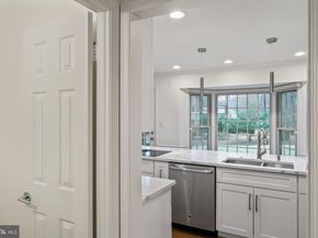 9312 Sprinklewood Lane, Potomac MD 20854