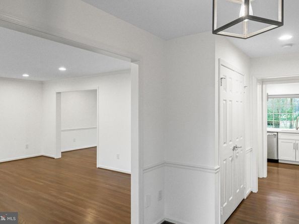 9312 Sprinklewood Lane, Potomac MD 20854