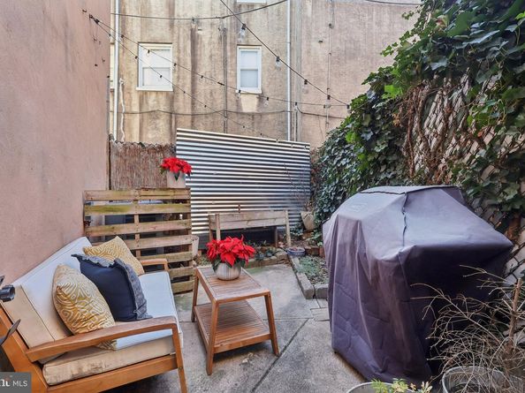 908 N Orianna Street, Philadelphia PA 19123