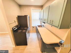 518 Solly Avenue, Philadelphia PA 19111