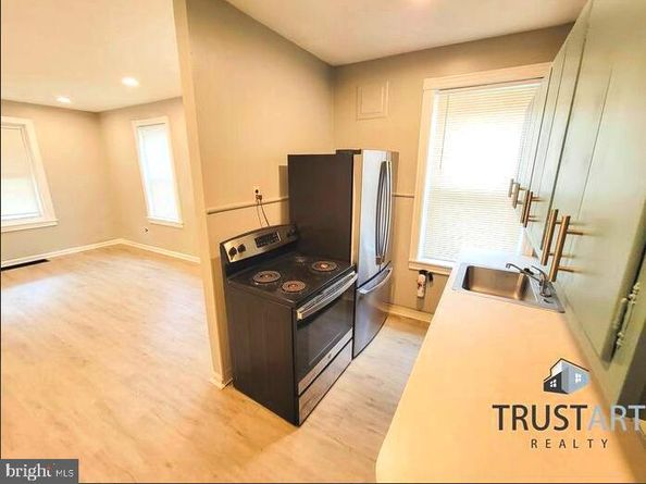 518 Solly Avenue, Philadelphia PA 19111