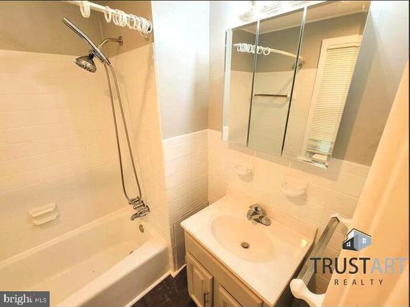 518 Solly Avenue, Philadelphia PA 19111