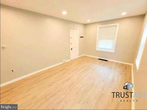 518 Solly Avenue, Philadelphia PA 19111