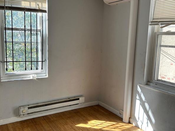 1850 E Madison Street, Philadelphia PA 19134