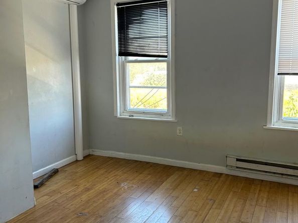 1850 E Madison Street, Philadelphia PA 19134