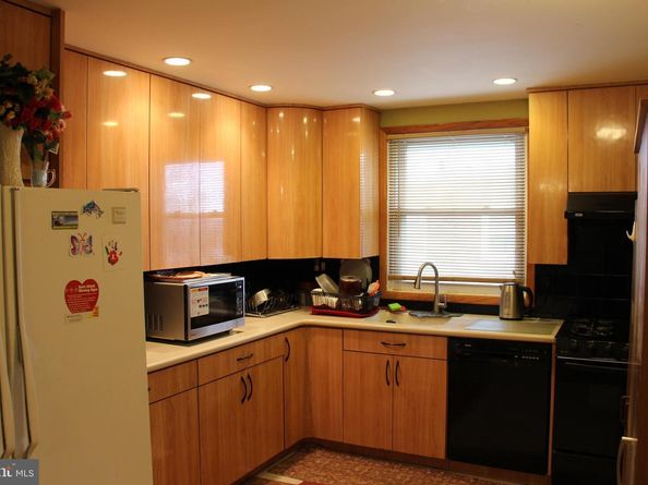 635 Colebrook Road, Philadelphia PA 19115