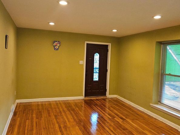 635 Colebrook Road, Philadelphia PA 19115