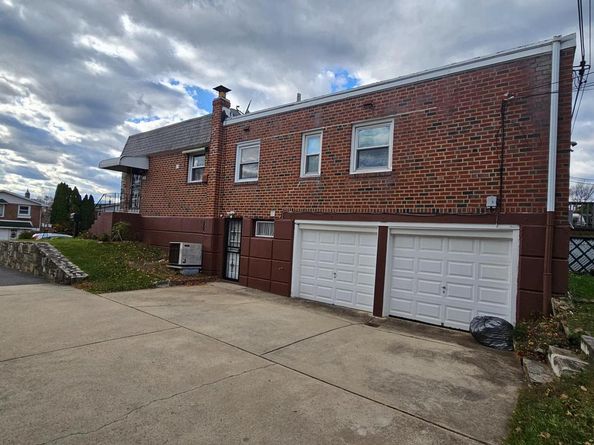 635 Colebrook Road, Philadelphia PA 19115