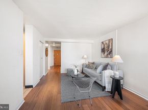 604 S Washington Square 2606, Philadelphia PA 19106