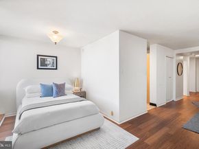 604 S Washington Square 2606, Philadelphia PA 19106