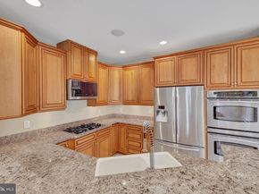 7749 Legere Court 42, Mclean VA 22102