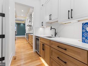 1835 Pimmit Drive, Falls Church VA 22043