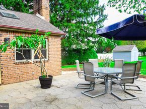 560 Lower Holland Road, Holland PA 18966