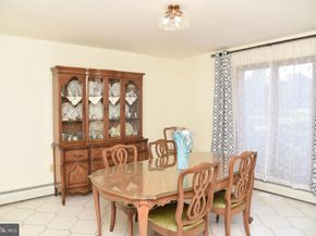 560 Lower Holland Road, Holland PA 18966