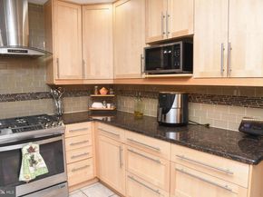 560 Lower Holland Road, Holland PA 18966