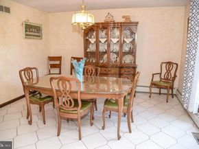 560 Lower Holland Road, Holland PA 18966