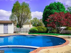560 Lower Holland Road, Holland PA 18966
