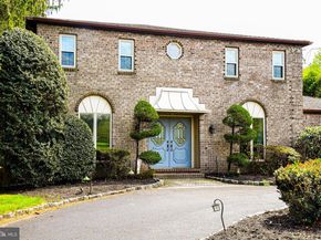 560 Lower Holland Road, Holland PA 18966