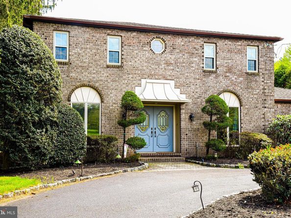 560 Lower Holland Road, Holland PA 18966
